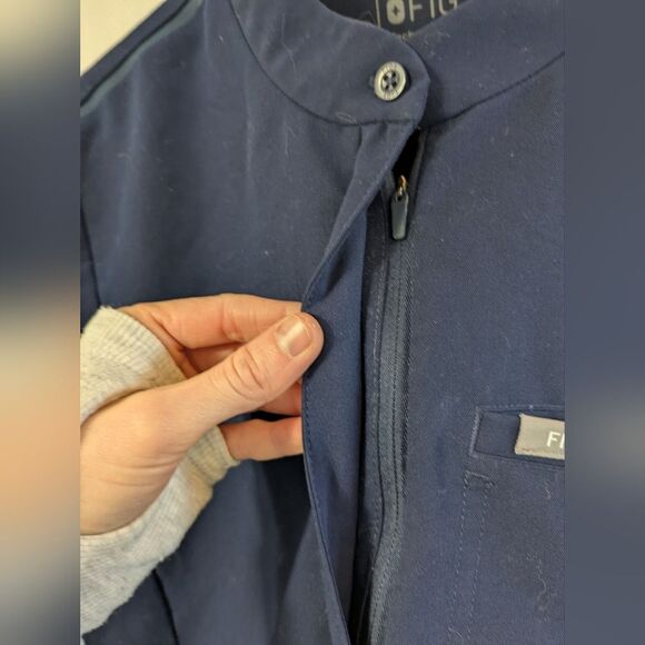 FIGS Montex Women's Navy Blue Short Sleeve Scrub Shirt Medium Zip Button BRANDED - Picture 7 of 9